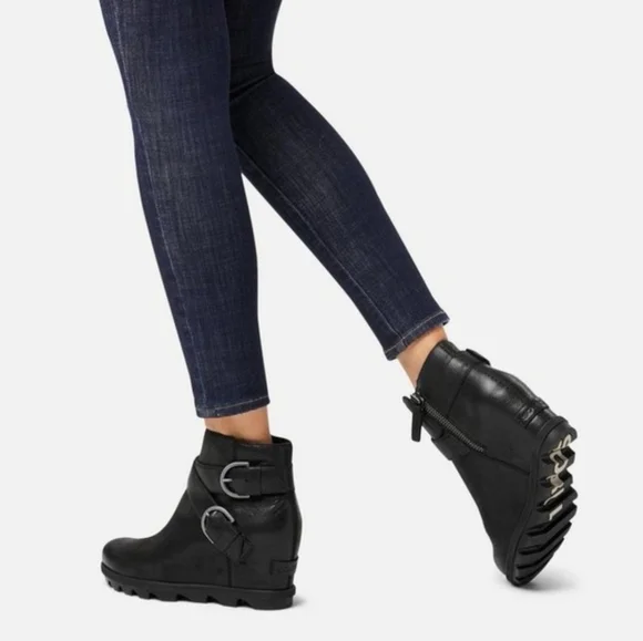 Sorel "Joan of Arctic Wedge II Buckle Bootie" WP Black Leather | Women's Size 8 - Picture 2 of 14
